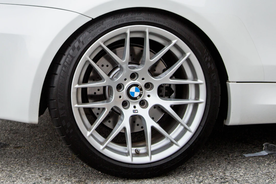 2011 BMW 1M - Image 22 of 31
