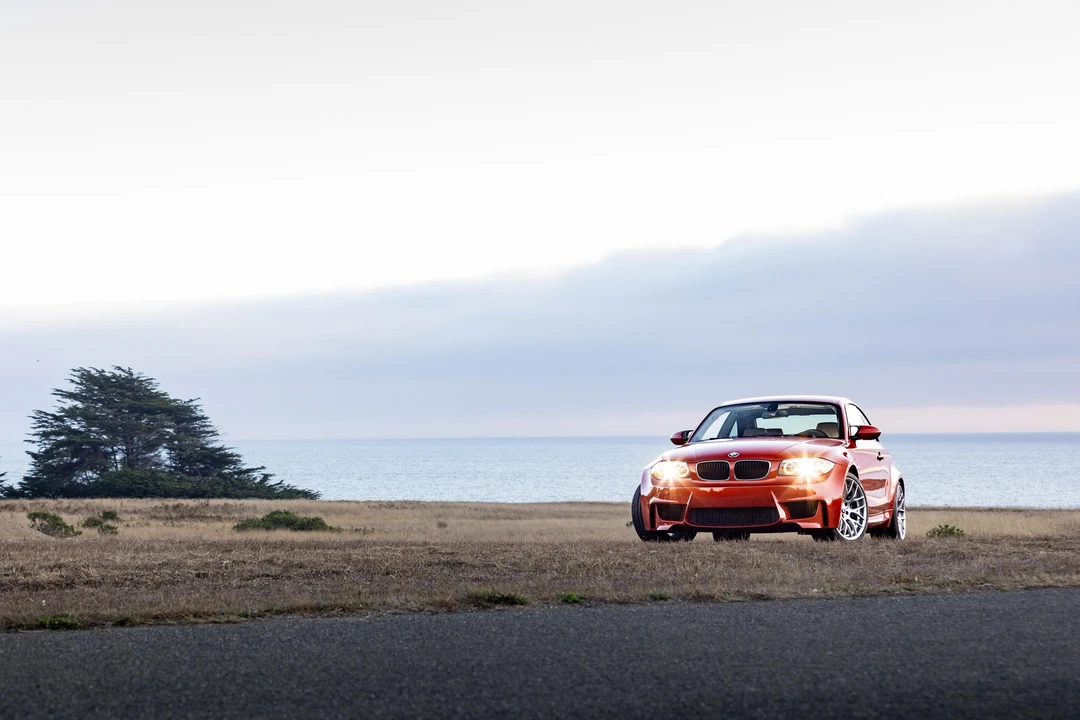 2011 BMW 1M - Image 12 of 31