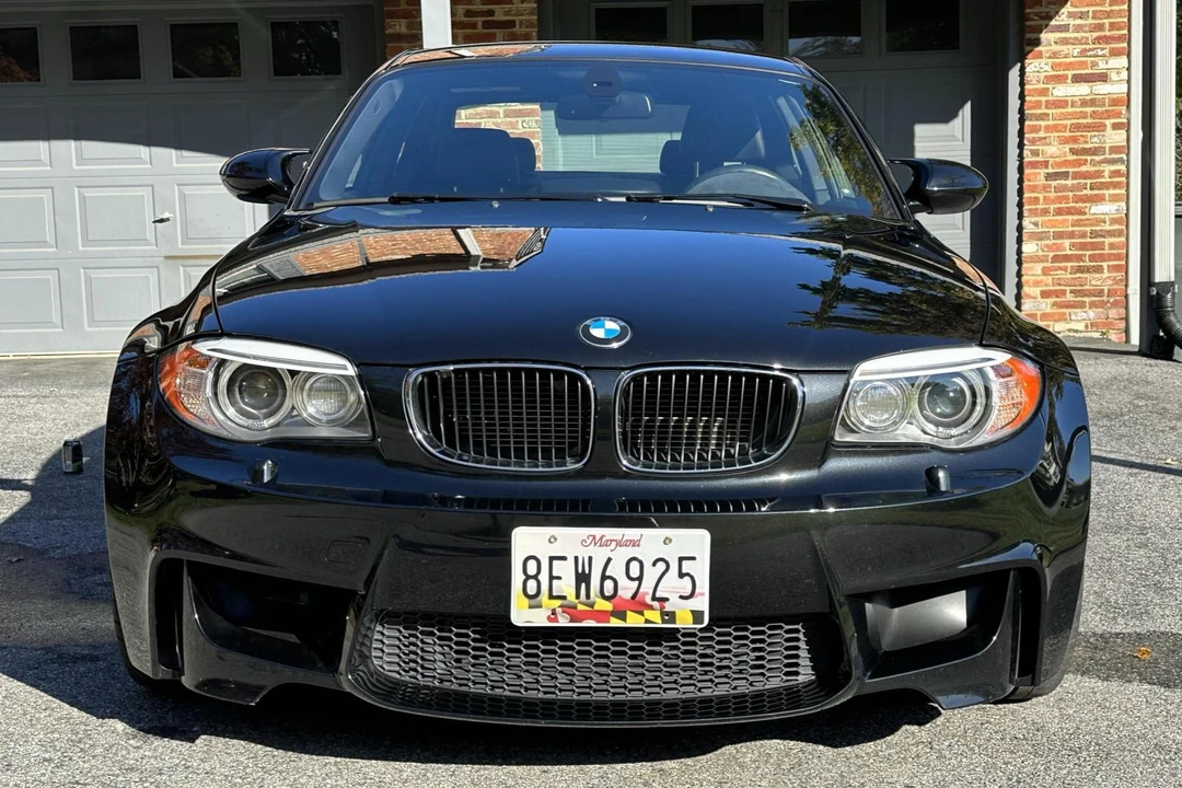 2011 BMW 1M - Image 2 of 5