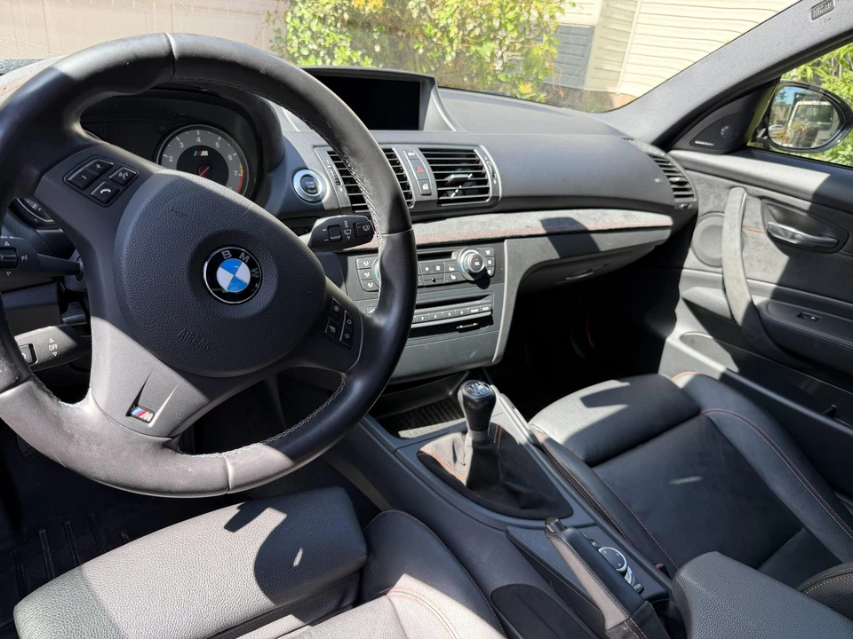 2011 BMW 1M - Image 20 of 31