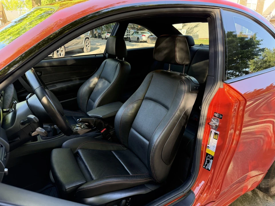 2011 BMW 1M - Image 17 of 31