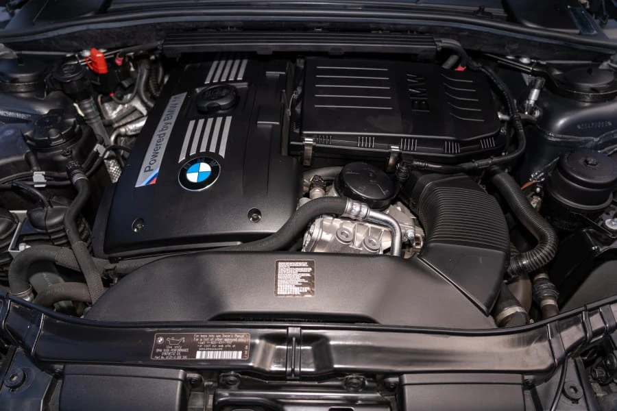 2011 BMW 1M - Image 27 of 31