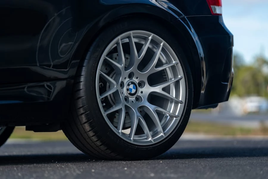 2011 BMW 1M - Image 14 of 31