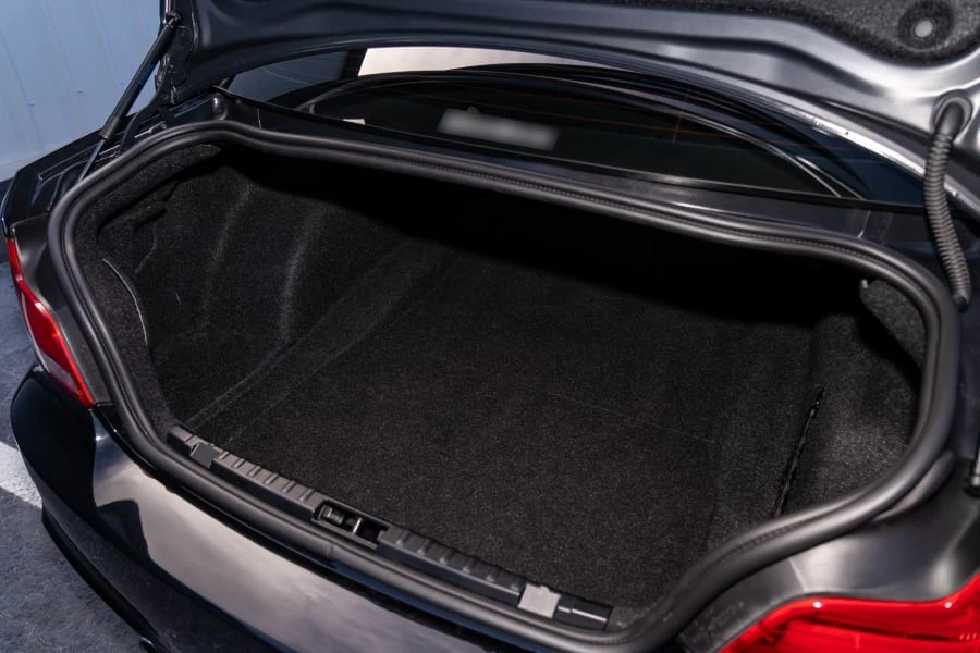 2011 BMW 1M - Image 29 of 31