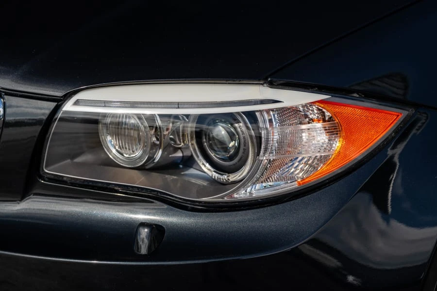 2011 BMW 1M - Image 17 of 31