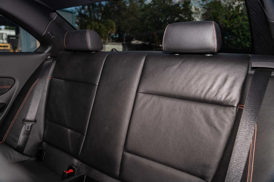 2011 BMW 1M - Image 19 of 31