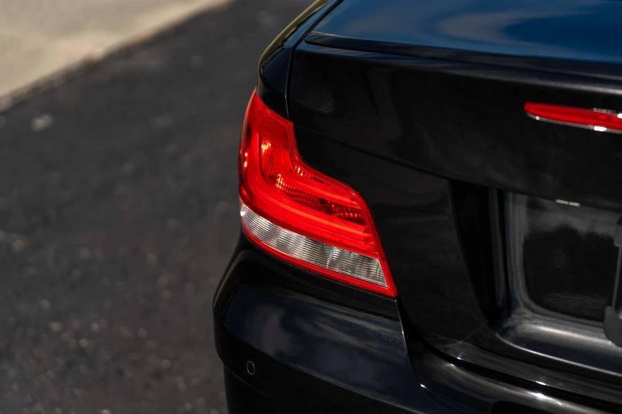 2011 BMW 1M - Image 11 of 31