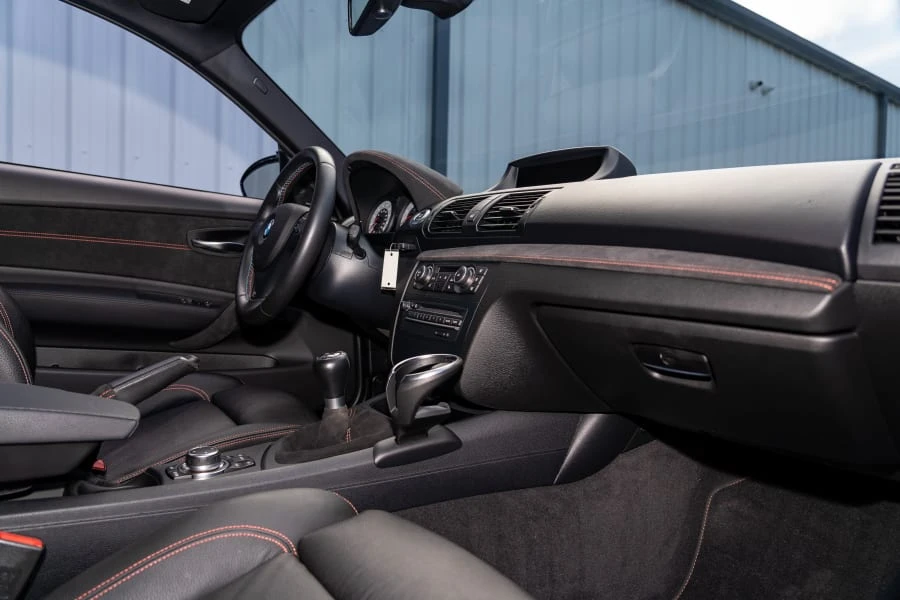 2011 BMW 1M - Image 18 of 31