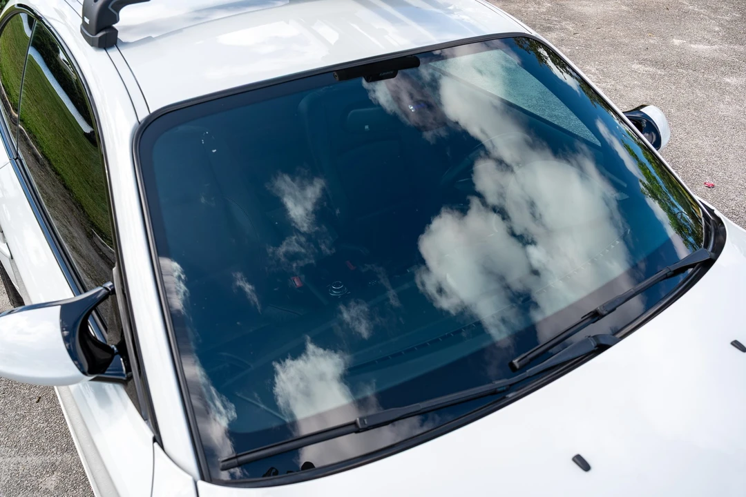 2011 BMW 1M - Image 23 of 31