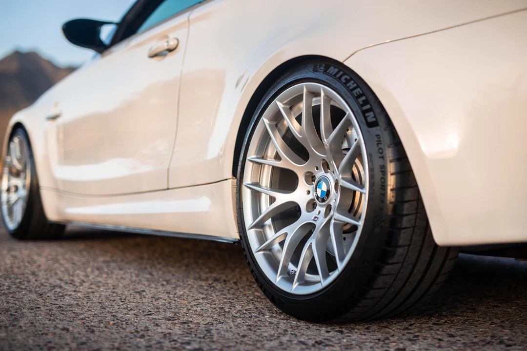 2011 BMW 1M - Image 29 of 30