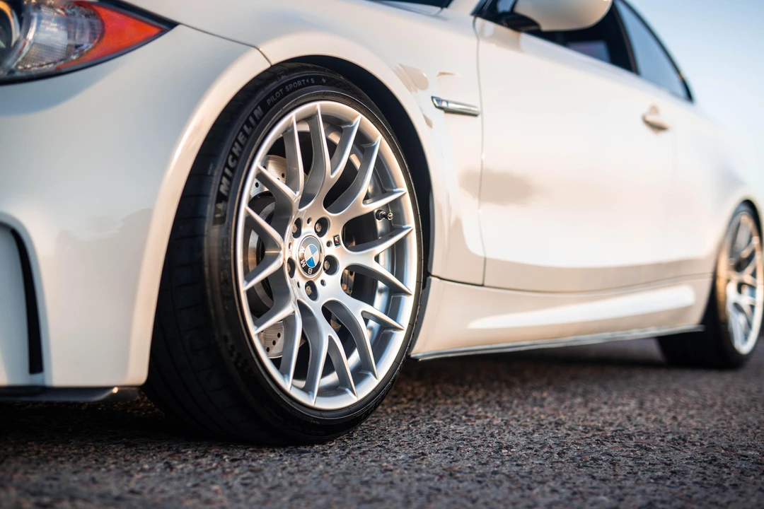 2011 BMW 1M - Image 27 of 30