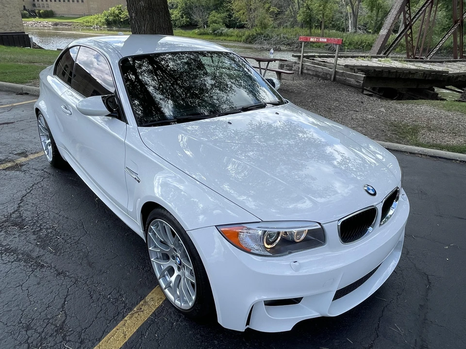 2011 BMW 1M - Image 26 of 31