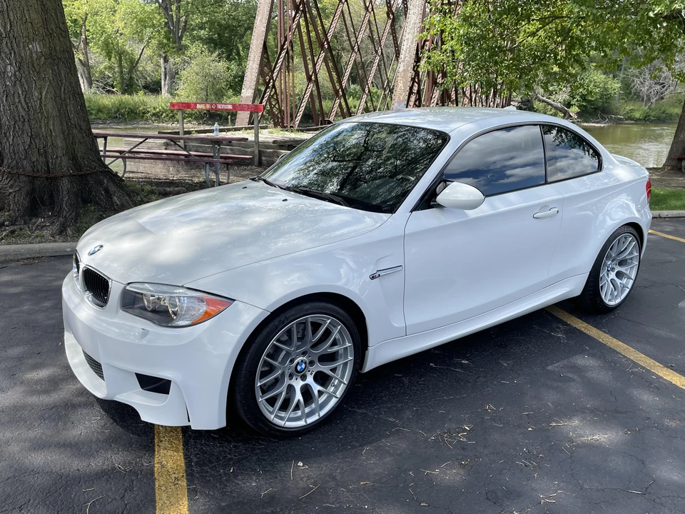 2011 BMW 1M - Image 11 of 31