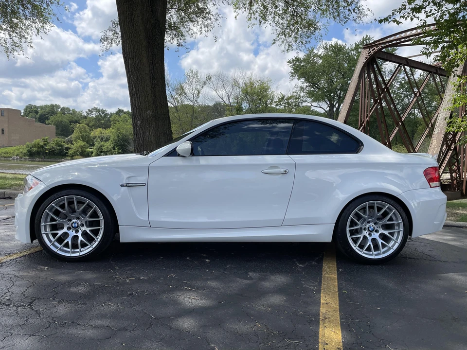 2011 BMW 1M - Image 15 of 31