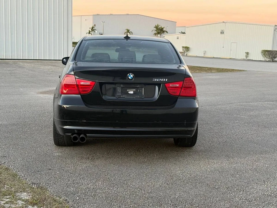 2011 BMW E90 3 Series Sedan - Image 7 of 19