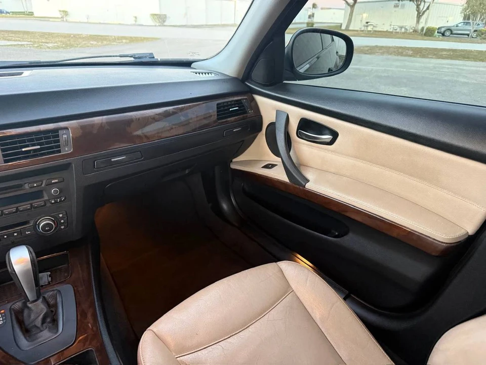 2011 BMW E90 3 Series Sedan - Image 15 of 19