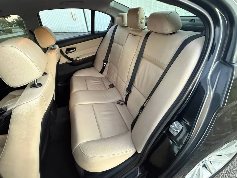 2011 BMW E90 3 Series Sedan - Image 14 of 19