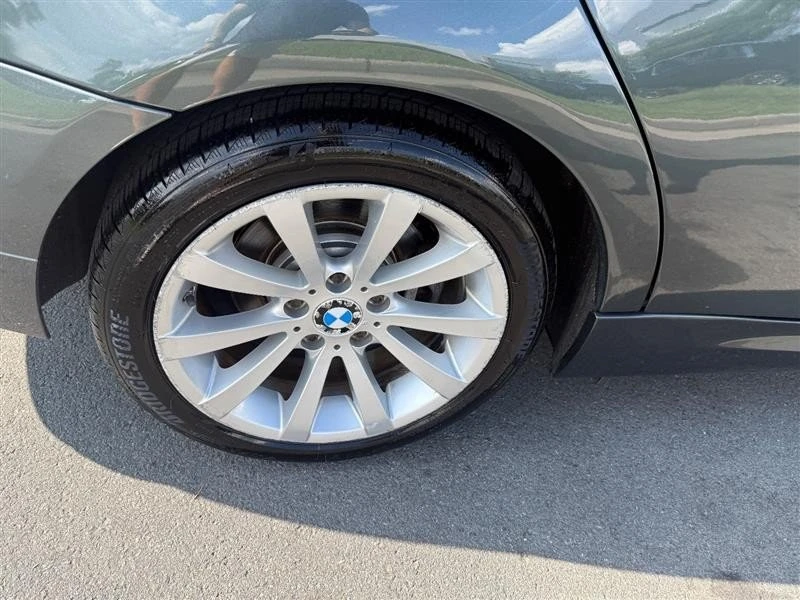 2011 BMW E90 3 Series Sedan - Image 13 of 20