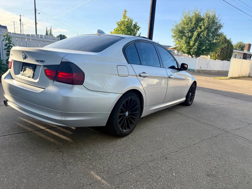 2011 BMW E90 3 Series Sedan - Image 12 of 19
