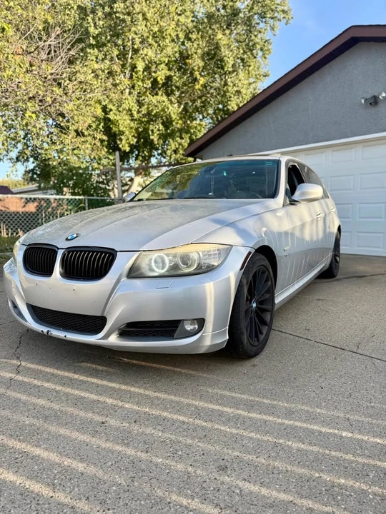 2011 BMW E90 3 Series Sedan - Image 10 of 19