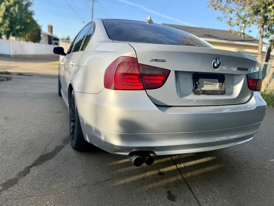 2011 BMW E90 3 Series Sedan - Image 13 of 19