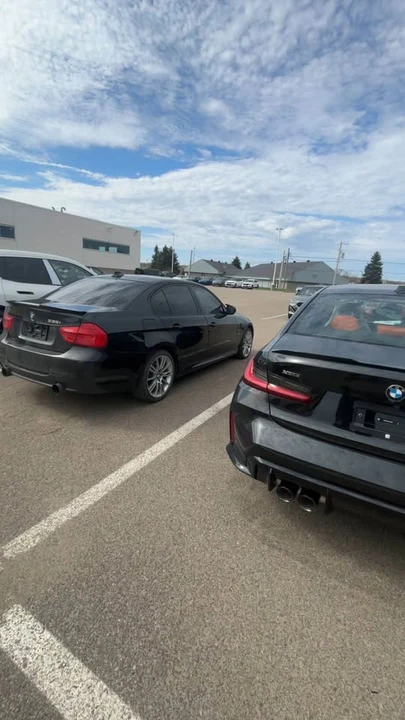 2011 BMW E90 3 Series Sedan - Image 3 of 4