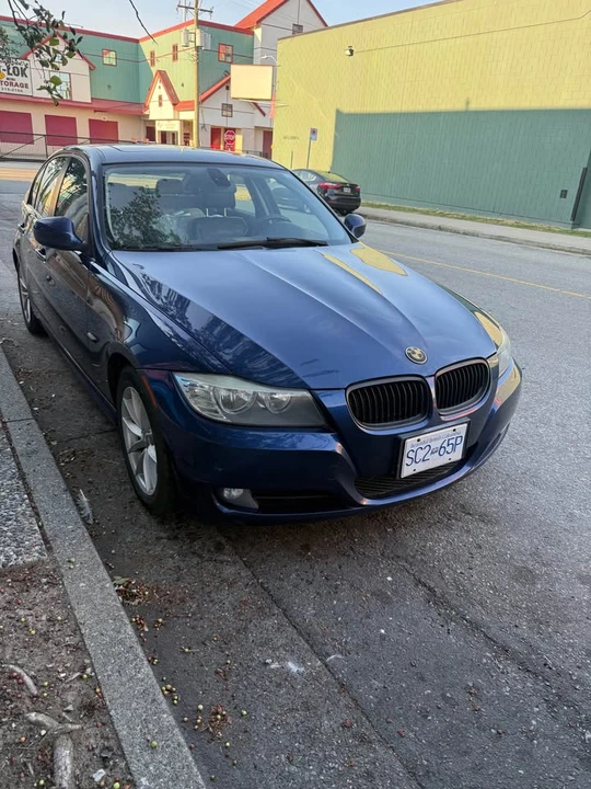2011 BMW E90 3 Series Sedan - Image 4 of 8