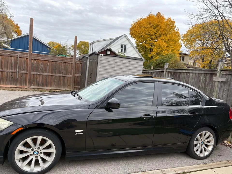 2011 BMW 3 Series - Image 4 of 4