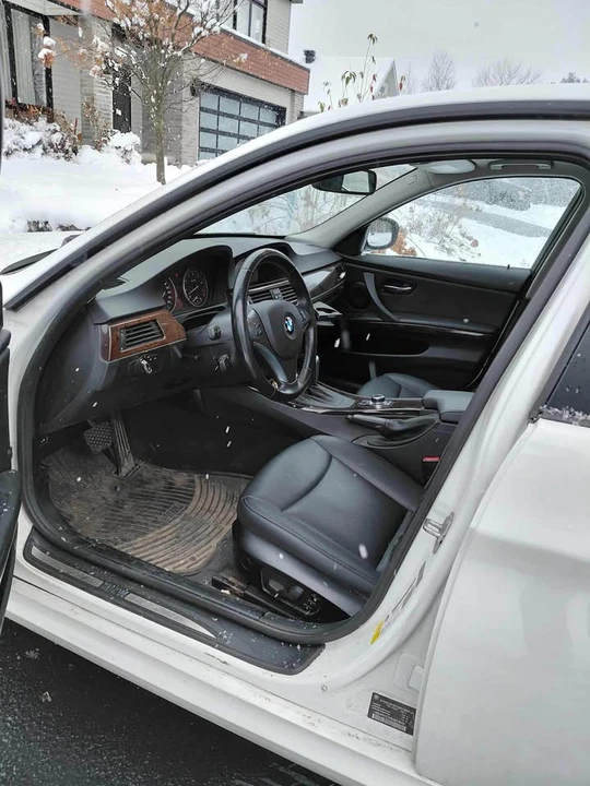 2011 BMW 3 Series - Image 8 of 12