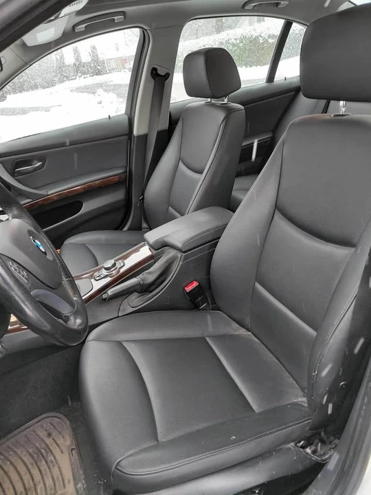 2011 BMW 3 Series - Image 9 of 12