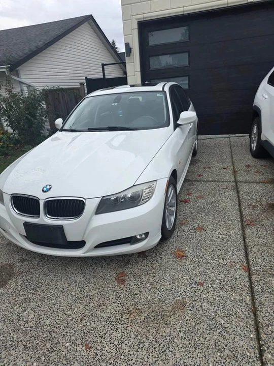 2011 BMW E90 3 Series Sedan - Image 7 of 9