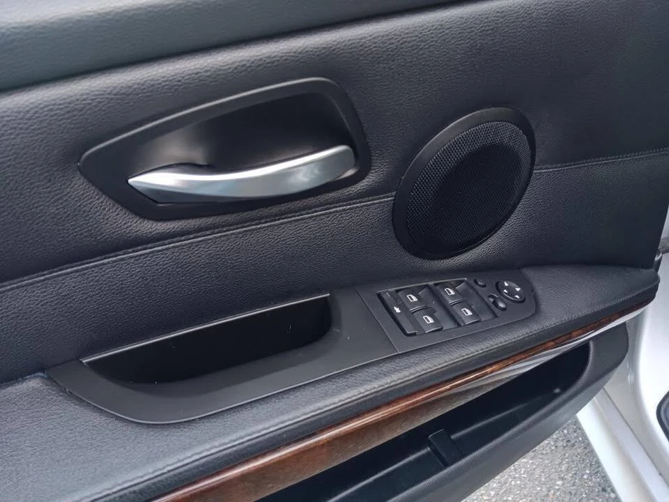 2011 BMW E90 3 Series Sedan - Image 17 of 20