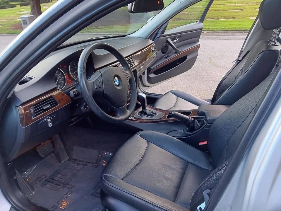 2011 BMW E90 3 Series Sedan - Image 14 of 20