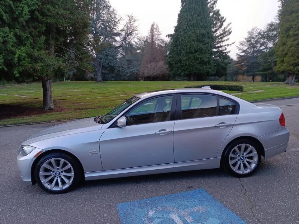 2011 BMW E90 3 Series Sedan - Image 9 of 20