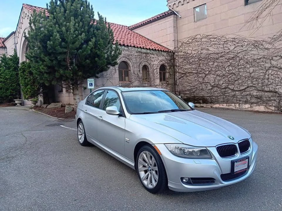 2011 BMW E90 3 Series Sedan - Image 3 of 20