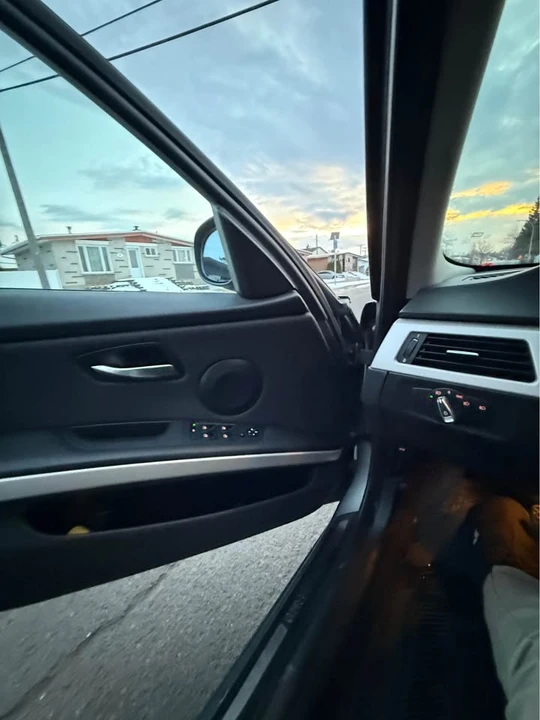 2011 BMW E90 3 Series Sedan - Image 7 of 11