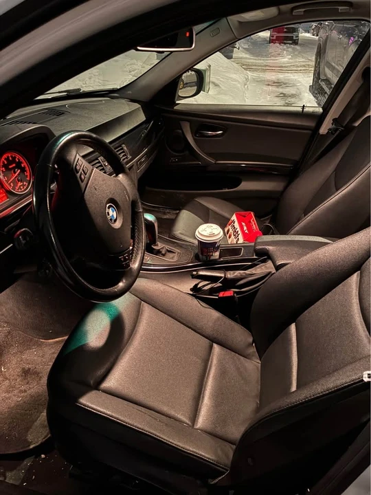 2011 BMW E90 3 Series Sedan - Image 7 of 8