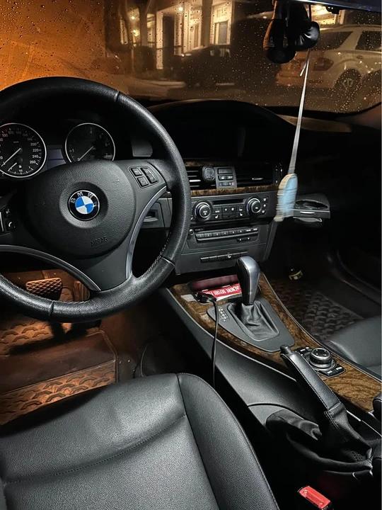 2011 BMW E90 3 Series Sedan - Image 6 of 7