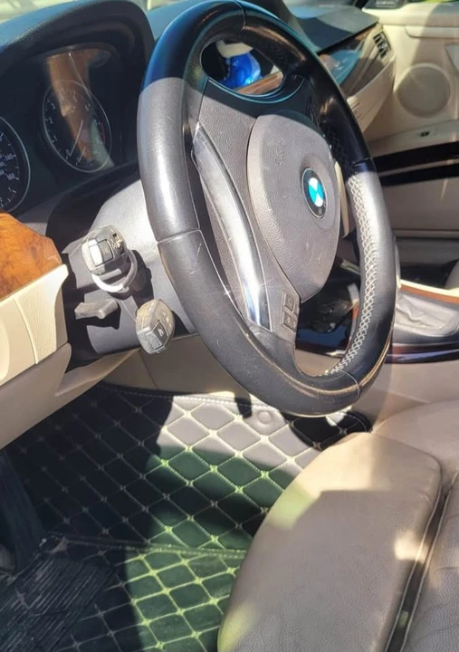 2011 BMW E90 3 Series Sedan - Image 5 of 6