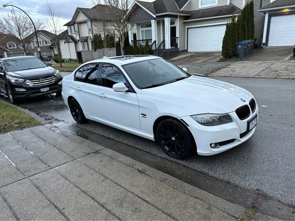 2011 BMW E90 3 Series Sedan - Image 3 of 7