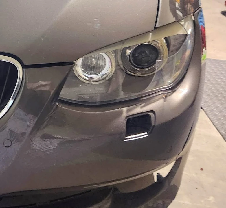 2011 BMW E90 3 Series Sedan - Image 2 of 6