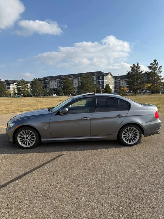 2011 BMW E90 3 Series Sedan - Image 2 of 9