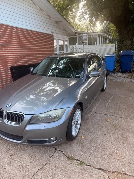 2011 BMW E90 3 Series Sedan - Image 4 of 7