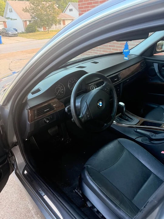 2011 BMW E90 3 Series Sedan - Image 3 of 7