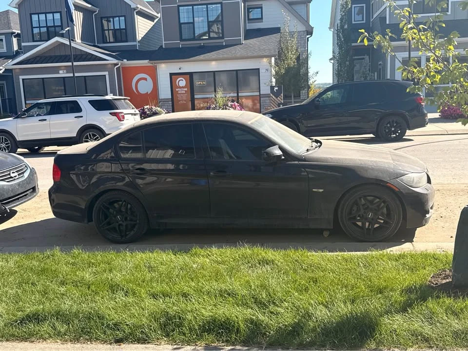 2011 BMW E90 3 Series Sedan - Image 2 of 13