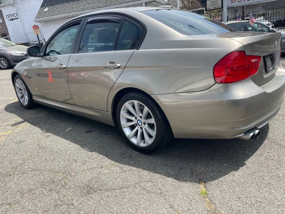 2011 BMW E90 3 Series Sedan - Image 7 of 20