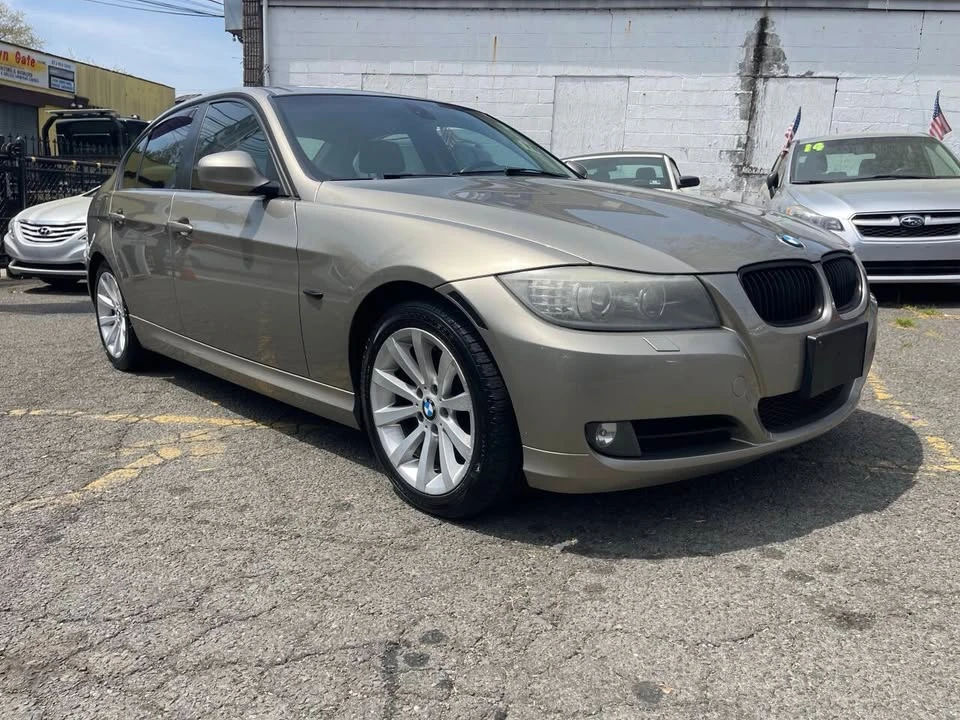 2011 BMW E90 3 Series Sedan - Image 4 of 20