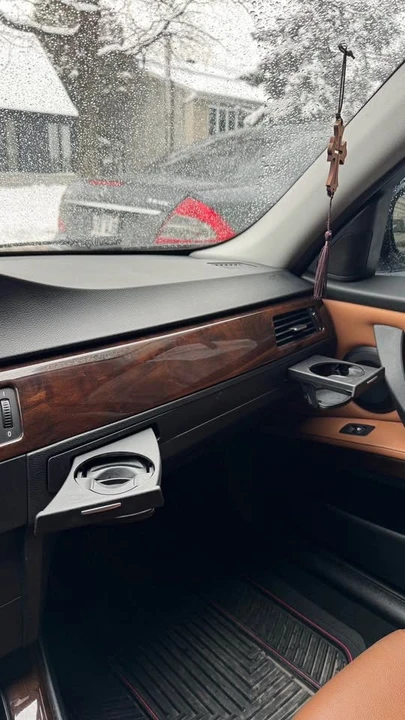 2011 BMW E90 3 Series Sedan - Image 16 of 17