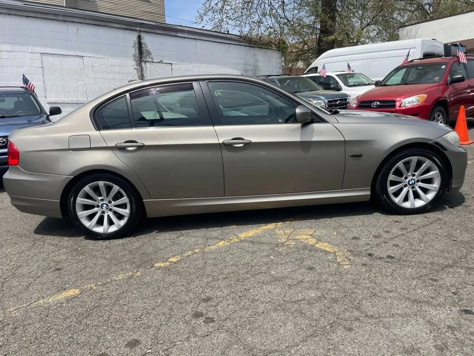 2011 BMW E90 3 Series Sedan - Image 11 of 20