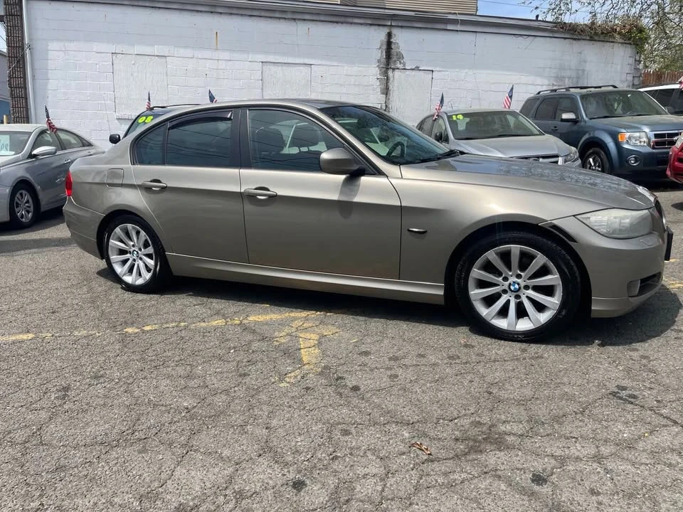 2011 BMW E90 3 Series Sedan - Image 10 of 20